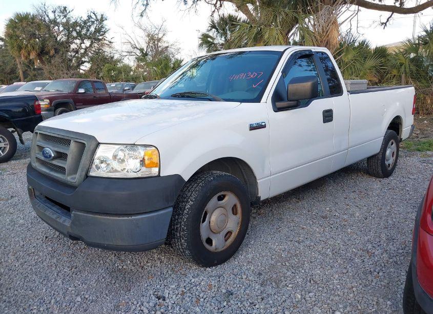 Photo 2 of 2005 Ford F-150 STX/XL/XLT (VIN 1FTRF12205NB05240)