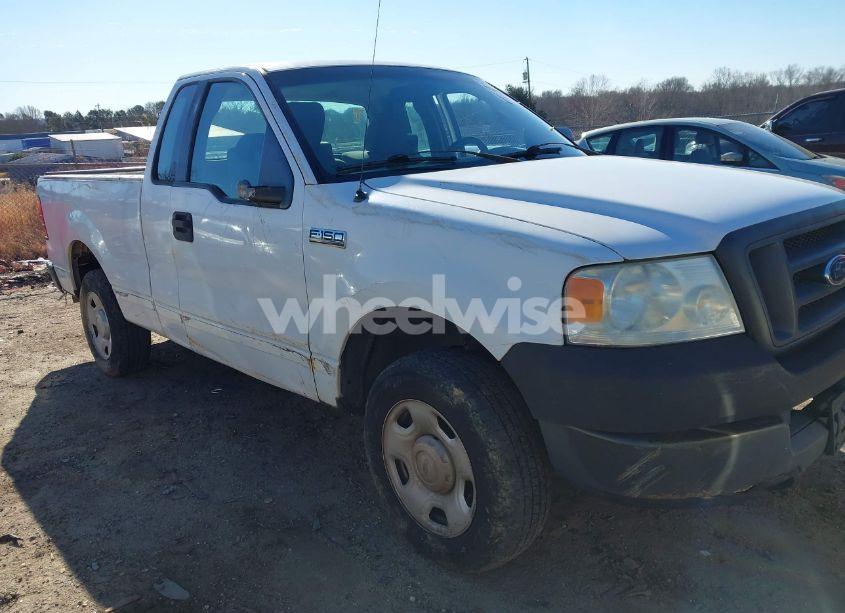 2005 Ford F-150 STX/XL/XLT (VIN 1FTRF12215NB10138) main photo