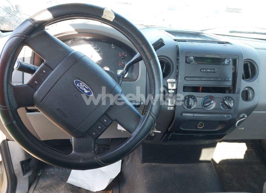 Photo 15 of 2005 Ford F-150 STX/XL/XLT (VIN 1FTRF12215NB10138)
