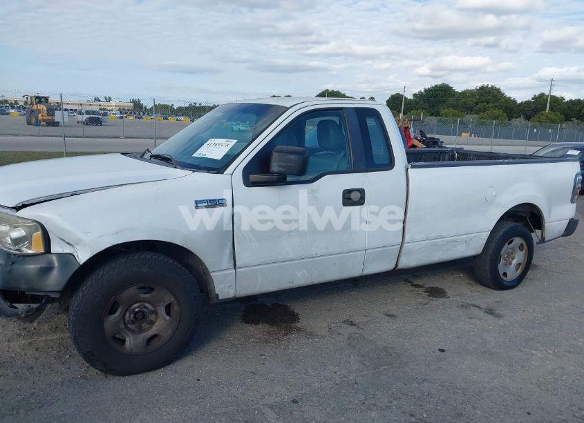 Photo 12 of 2007 Ford F-150 STX/XL/XLT (VIN 1FTRF12217KB32208)