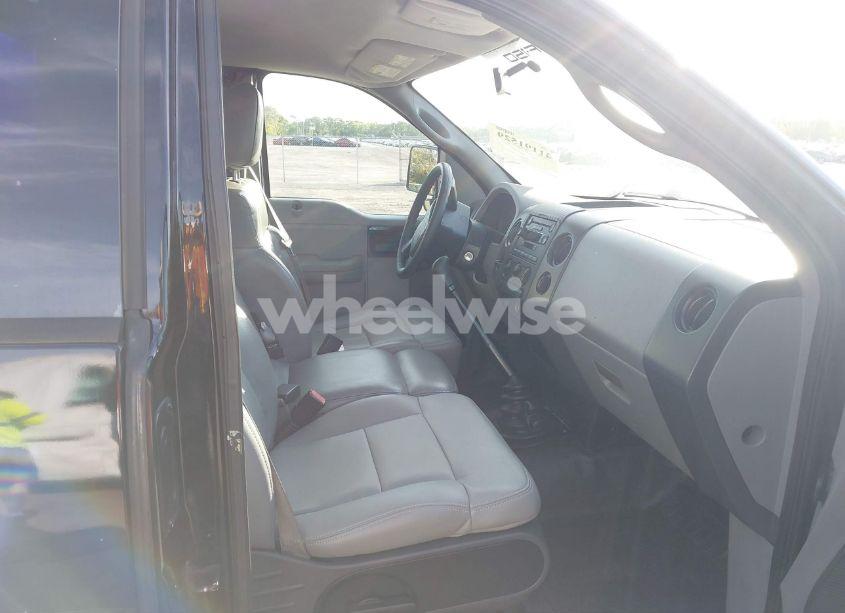 Photo 5 of 2007 Ford F-150 STX/XL/XLT (VIN 1FTRF12217NA33113)