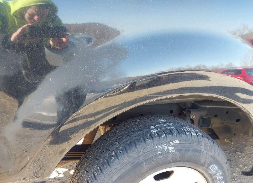 Photo 17 of 2005 Ford F-150 STX/XL/XLT (VIN 1FTRF12225NB60269)