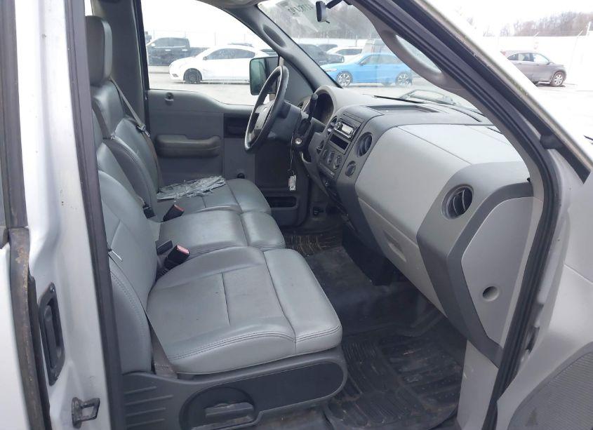 Photo 5 of 2006 Ford F-150 STX/XL/XLT (VIN 1FTRF12226NA65115)