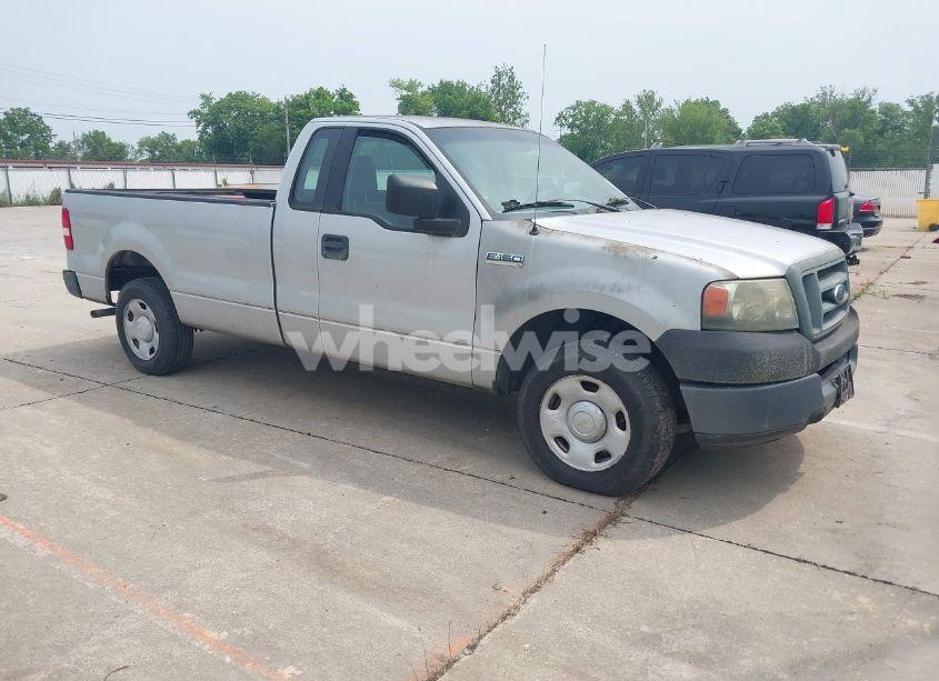2005 Ford F-150 STX/XL/XLT (VIN 1FTRF12235NB68090) main photo