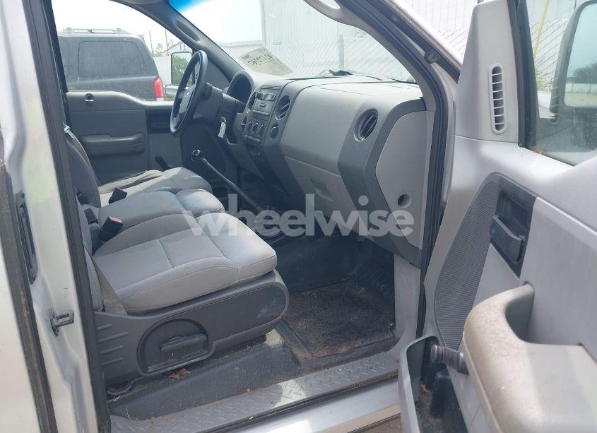 Photo 5 of 2005 Ford F-150 STX/XL/XLT (VIN 1FTRF12235NB68090)