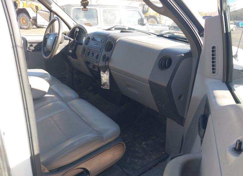 Photo 5 of 2006 Ford F-150 STX/XL/XLT (VIN 1FTRF12236KE02358)