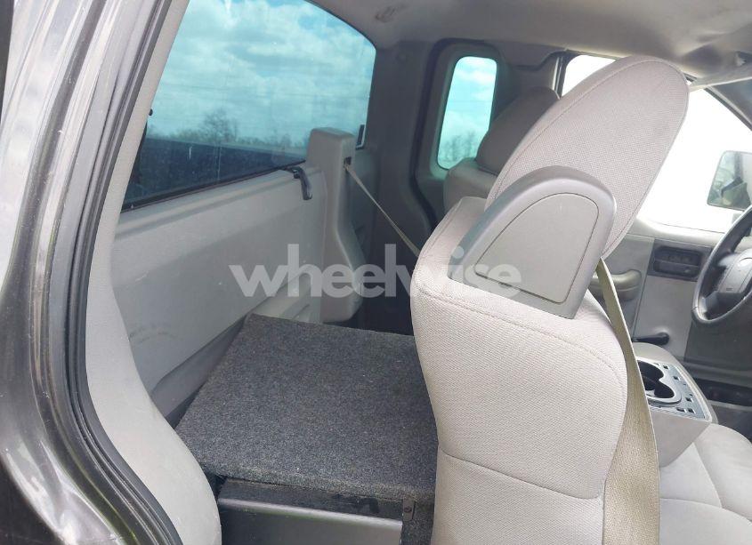 Photo 8 of 2006 Ford F-150 STX/XL/XLT (VIN 1FTRF12246NA38921)