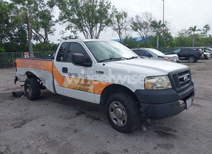 2006 Ford F-150 STX/XL/XLT (VIN 1FTRF12246NB77043) main photo
