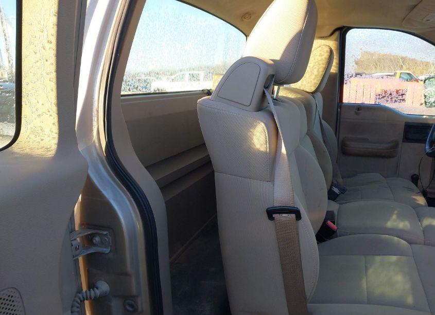 Photo 8 of 2007 Ford F-150 STX/XL/XLT (VIN 1FTRF12257NA06030)