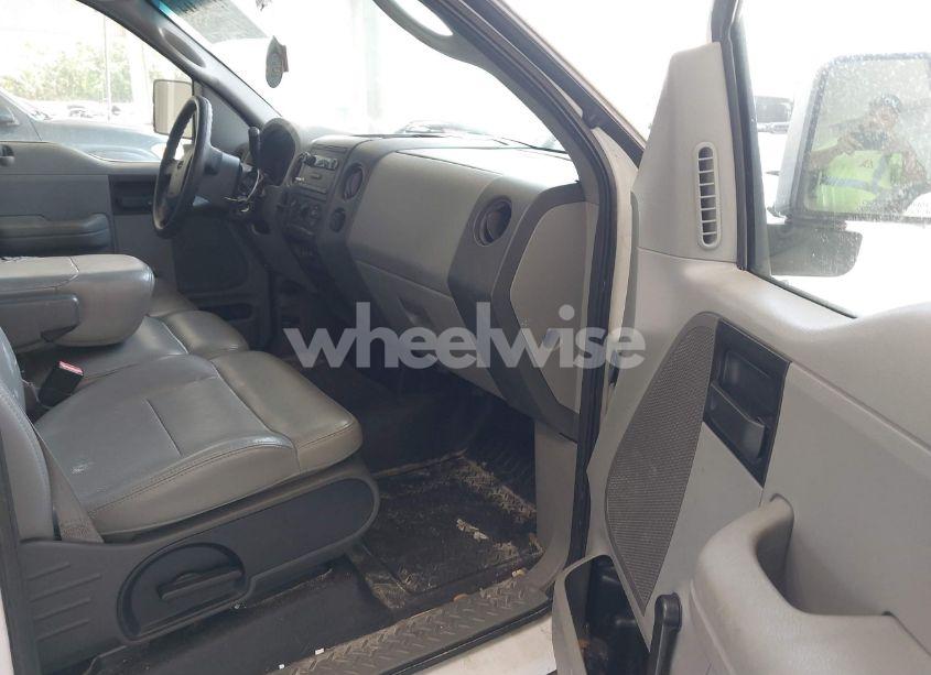 Photo 5 of 2005 Ford F-150 STX/XL/XLT (VIN 1FTRF12265NB36623)