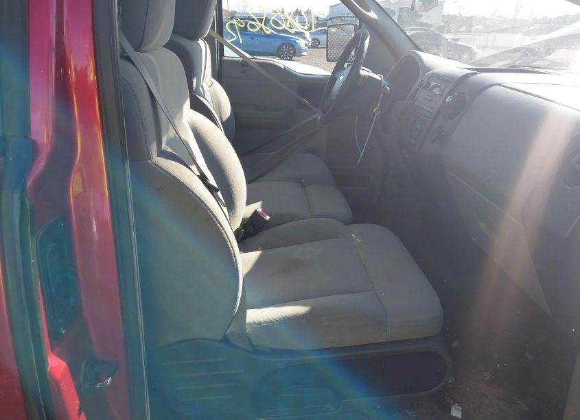 Photo 5 of 2007 Ford F-150 STX/XL/XLT (VIN 1FTRF12267KD43565)