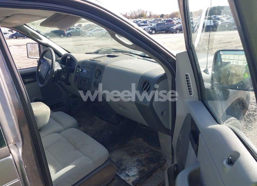 Photo 5 of 2007 Ford F-150 STX/XL/XLT (VIN 1FTRF12267NA13813)