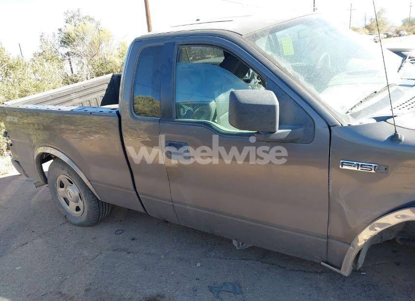 Photo 12 of 2005 Ford F-150 STX/XL/XLT (VIN 1FTRF12275KC36456)