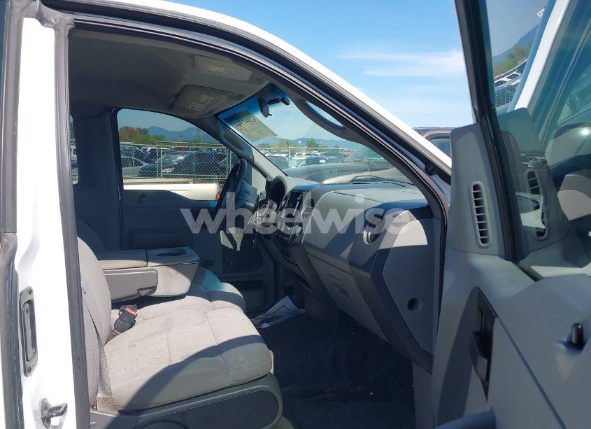 Photo 5 of 2005 Ford F-150 STX/XL/XLT (VIN 1FTRF12275KC49868)