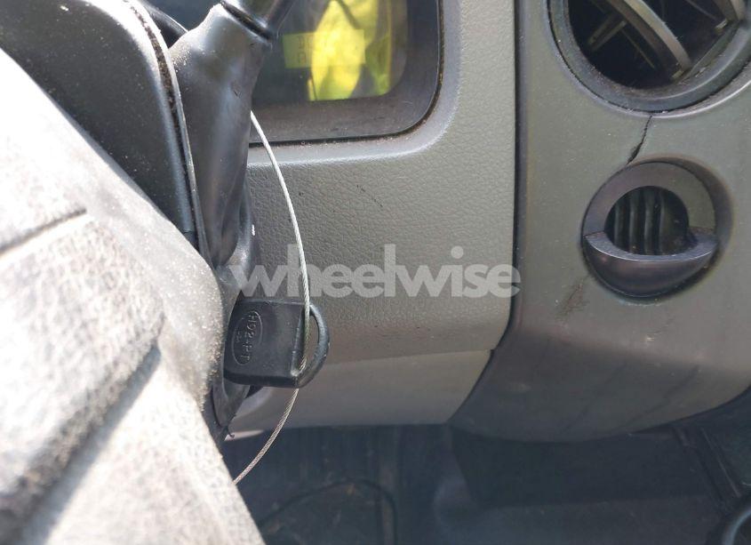 Photo 11 of 2005 Ford F-150 STX/XL/XLT (VIN 1FTRF12275NB86270)