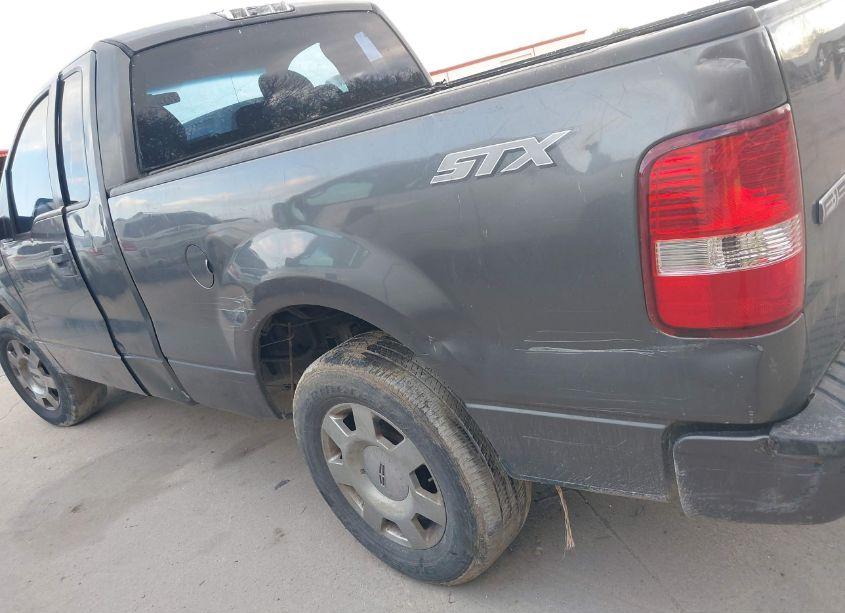 Photo 13 of 2007 Ford F-150 STX/XL/XLT (VIN 1FTRF12277NA48165)