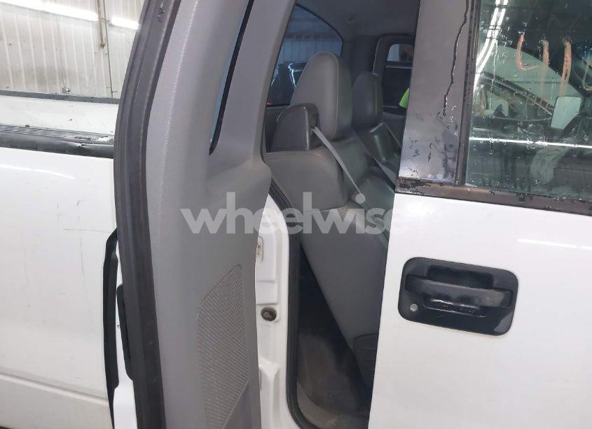 Photo 8 of 2007 Ford F-150 STX/XL/XLT (VIN 1FTRF12287NA79909)