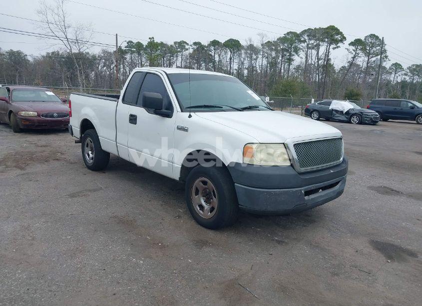 2006 Ford F-150 STX/XL/XLT (VIN 1FTRF12296NB32289) main photo