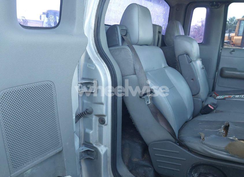 Photo 8 of 2007 Ford F-150 STX/XL/XLT (VIN 1FTRF12297NA25759)