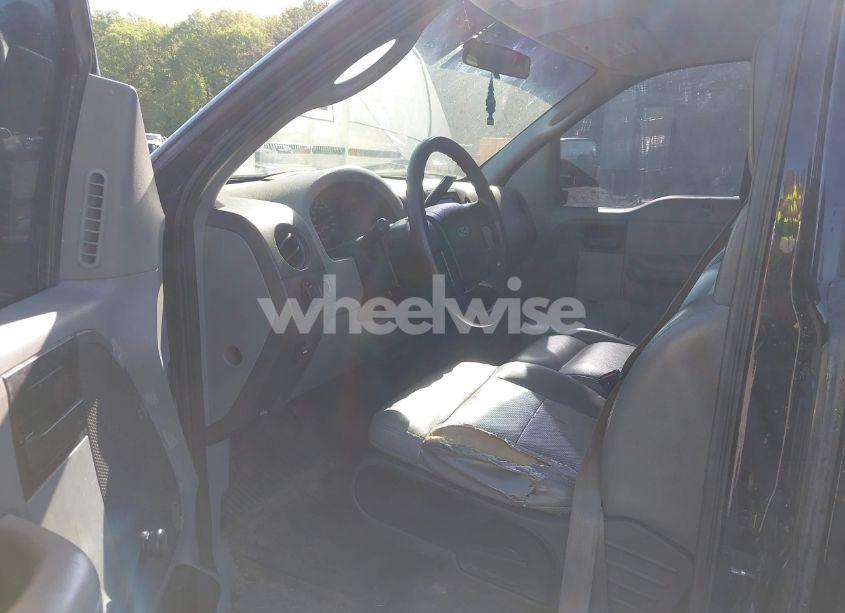 Photo 5 of 2007 Ford F-150 STX/XL/XLT (VIN 1FTRF12297NA81619)