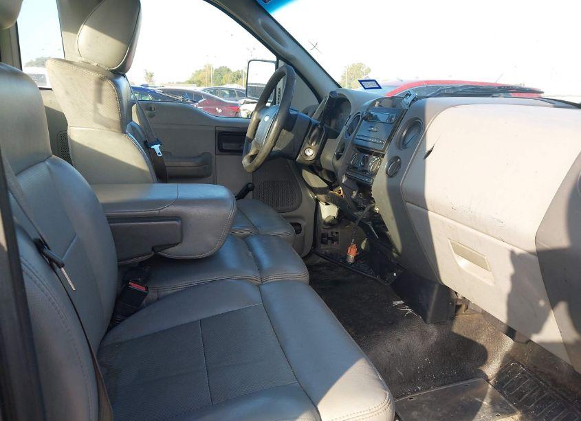 Photo 5 of 2006 Ford F-150 STX/XL/XLT (VIN 1FTRF122X6NA96208)