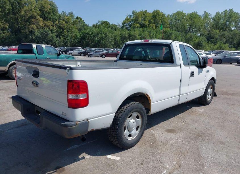 Photo 4 of 2007 Ford F-150 XLT/STX/XL (VIN 1FTRF122X7KB30926)