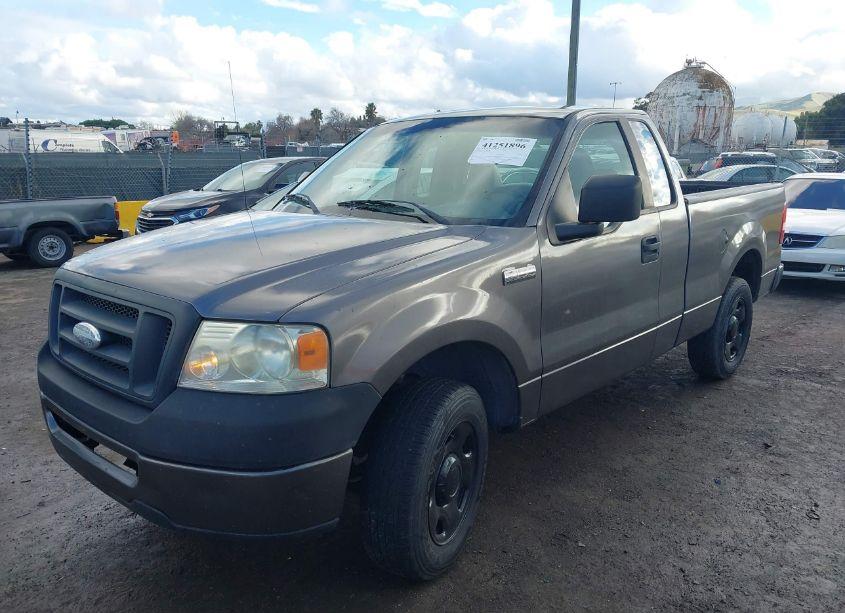 Photo 2 of 2007 Ford F-150 STX/XL/XLT (VIN 1FTRF122X7KC22585)