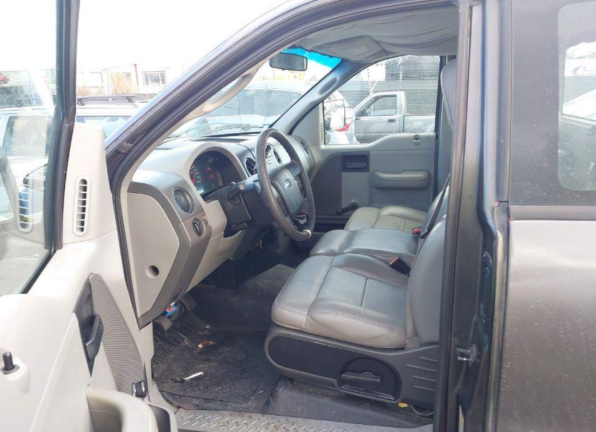 Photo 8 of 2007 Ford F-150 STX/XL/XLT (VIN 1FTRF122X7KC22585)