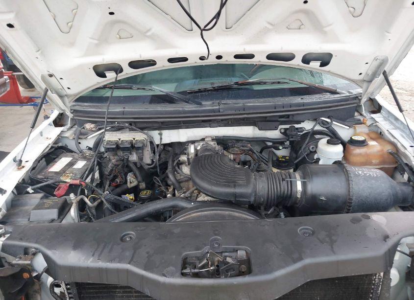 Photo 10 of 2005 Ford F-150 STX/XL/XLT (VIN 1FTRF12W05KC02703)