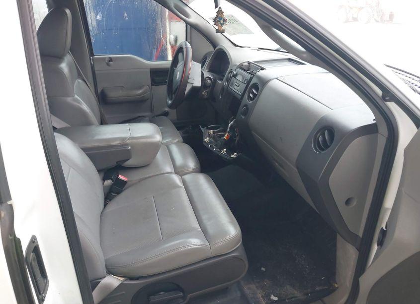 Photo 5 of 2005 Ford F-150 STX/XL/XLT (VIN 1FTRF12W05KC02703)