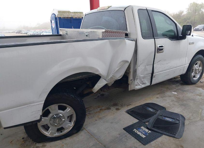 Photo 6 of 2005 Ford F-150 STX/XL/XLT (VIN 1FTRF12W05KC02703)
