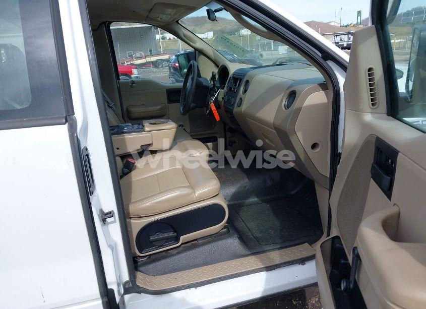 Photo 5 of 2004 Ford F-150 STX/XL/XLT (VIN 1FTRF12W14NC15201)