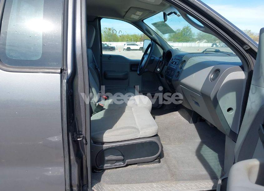 Photo 5 of 2004 Ford F-150 STX/XL/XLT (VIN 1FTRF12W24NC11903)