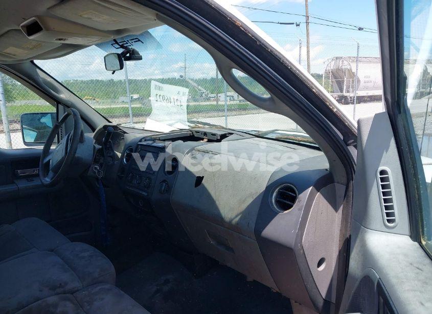 Photo 5 of 2005 Ford F-150 STX/XL/XLT (VIN 1FTRF12W25NA55492)