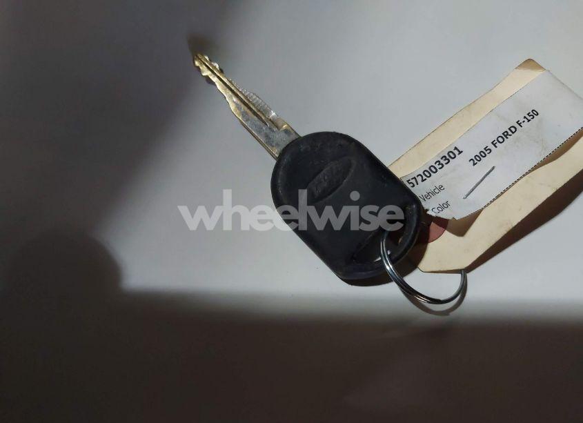 Photo 11 of 2005 Ford F-150 STX/XL/XLT (VIN 1FTRF12W25NA87083)