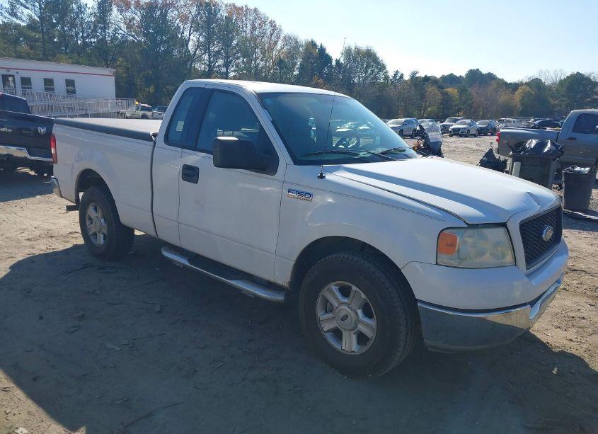 2004 Ford F-150 STX/XL/XLT (VIN 1FTRF12W34NA05912) main photo