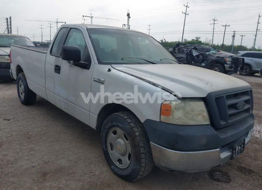 2005 Ford F-150 STX/XL/XLT (VIN 1FTRF12W35NA34084) main photo