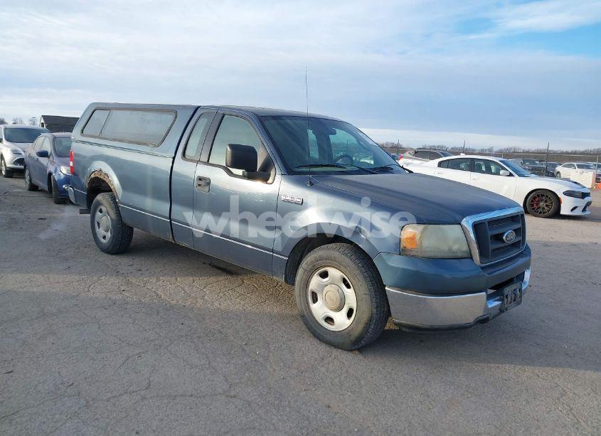 2004 Ford F-150 STX/XL/XLT (VIN 1FTRF12W44NA38935) main photo
