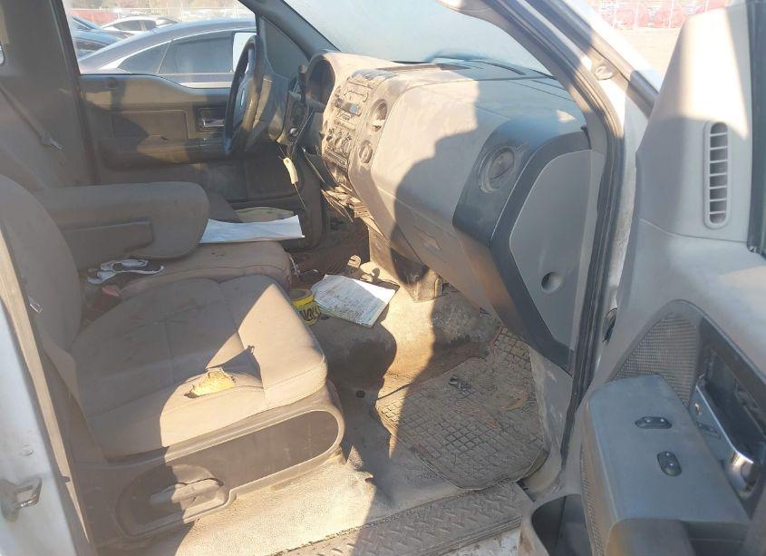 Photo 5 of 2005 Ford F-150 STX/XL/XLT (VIN 1FTRF12W45NB86374)