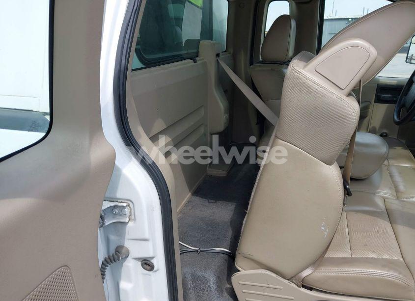 Photo 8 of 2007 Ford F-150 STX/XL/XLT (VIN 1FTRF12W67NA77417)