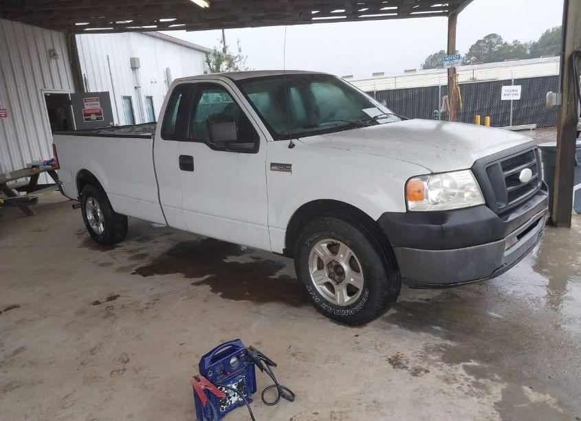 2007 Ford F-150 STX/XL/XLT (VIN 1FTRF12W67NA82990) main photo