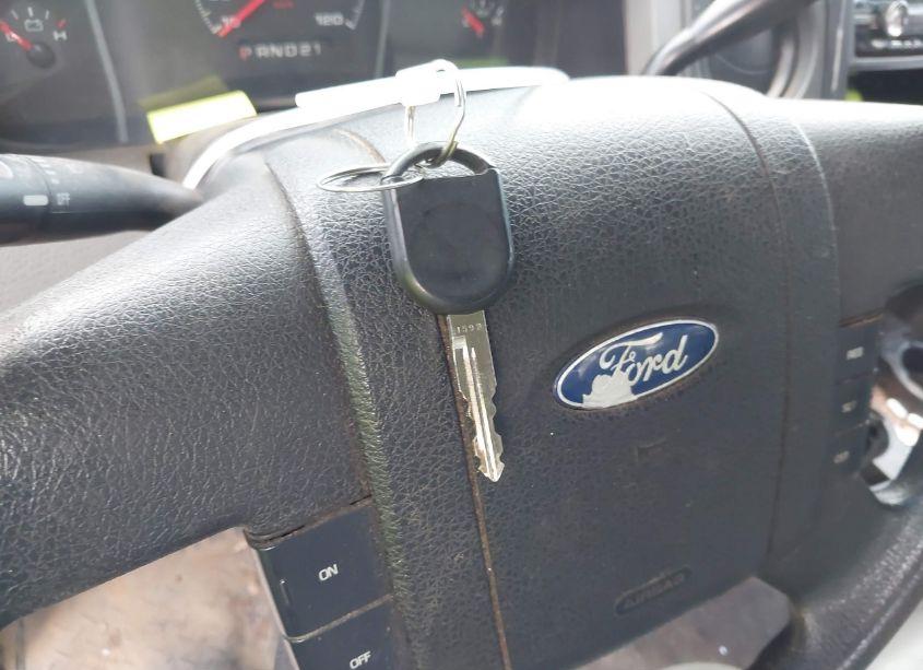 Photo 11 of 2007 Ford F-150 STX/XL/XLT (VIN 1FTRF12W97KB40575)