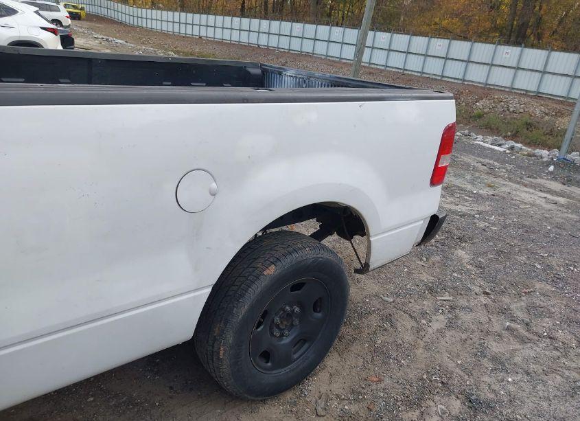 Photo 14 of 2007 Ford F-150 STX/XL/XLT (VIN 1FTRF12W97KB40575)