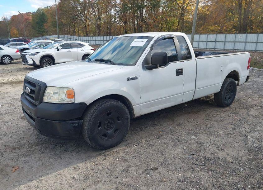 Photo 2 of 2007 Ford F-150 STX/XL/XLT (VIN 1FTRF12W97KB40575)