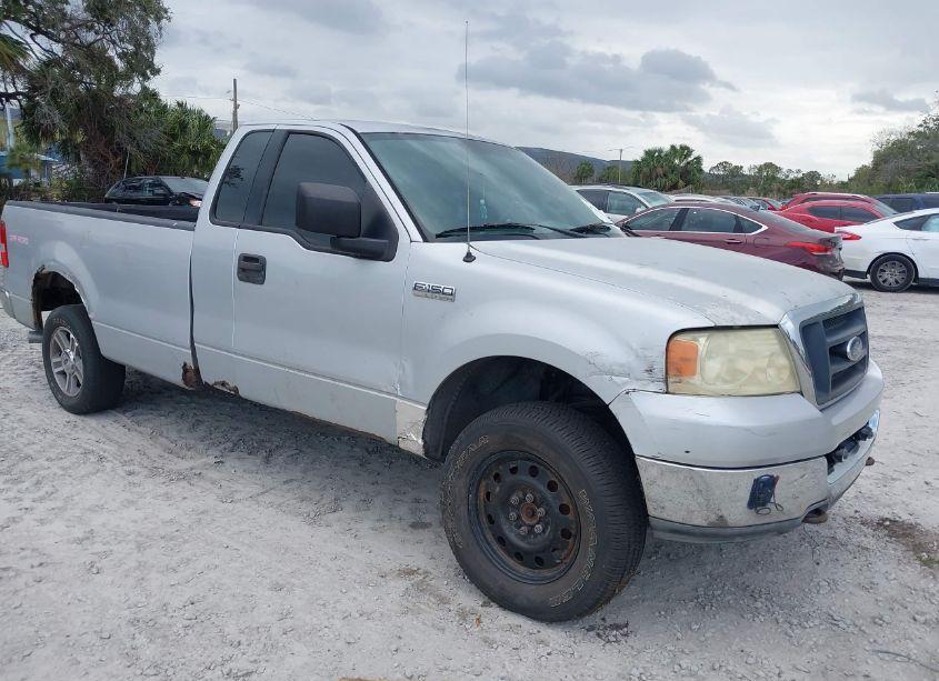 2004 Ford F-150 FX4/XL/XLT (VIN 1FTRF14504NA05239) main photo
