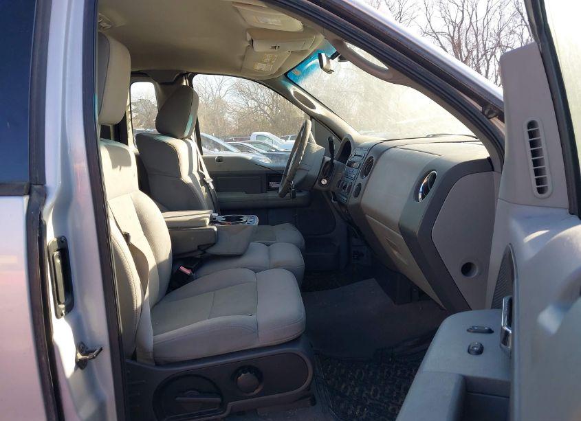 Photo 5 of 2005 Ford F-150 FX4/XL/XLT (VIN 1FTRF14525NB28641)