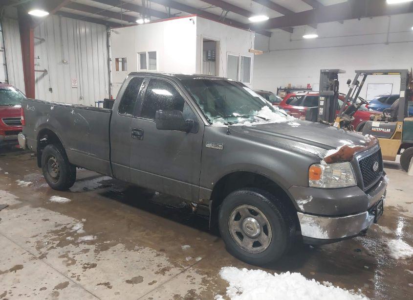 2005 Ford F-150 FX4/XL/XLT (VIN 1FTRF145X5NB11635) main photo