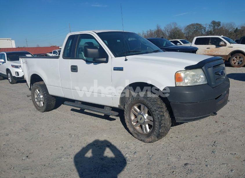 2005 Ford F-150 STX/XL/XLT (VIN 1FTRF14W15NB65284) main photo