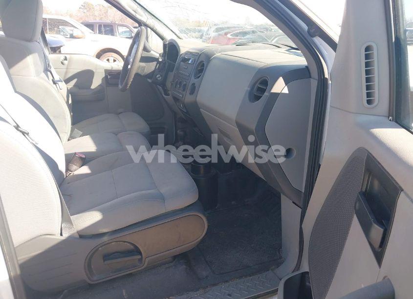 Photo 5 of 2005 Ford F-150 STX/XL/XLT (VIN 1FTRF14W15NB65284)