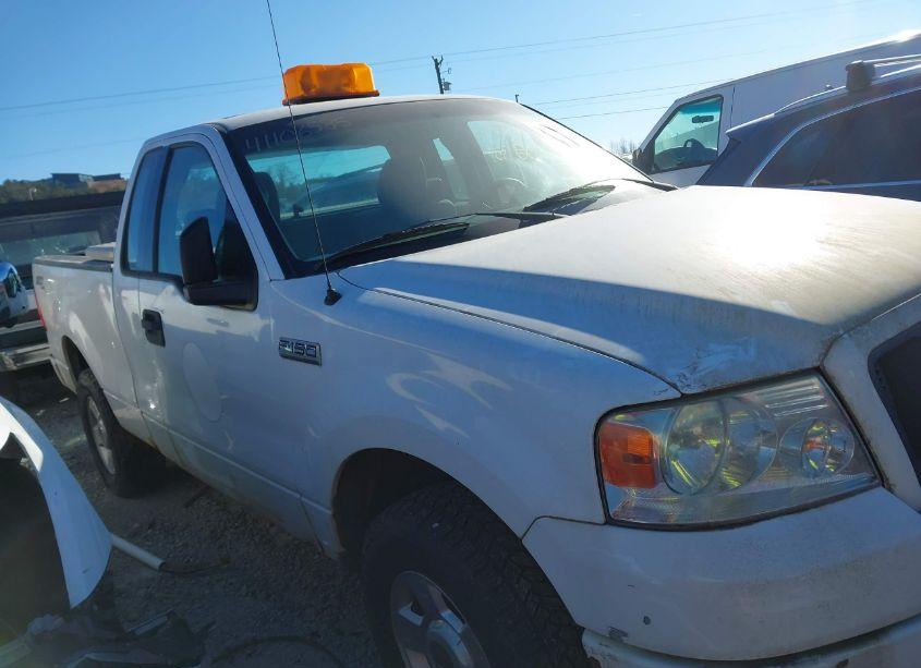 2004 Ford F-150 STX/XL/XLT (VIN 1FTRF14W34NB97040) main photo